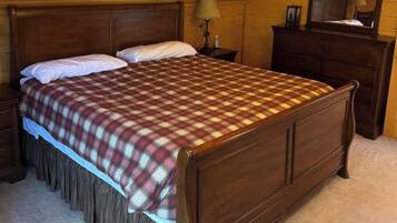 House, Multiple Beds, Patio, Garden View (Camp Pinemere) | 5 bedrooms, individually decorated, individually furnished, bed sheets