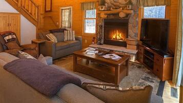 House, Multiple Beds, Patio, Garden View (Camp Pinemere) | Living area