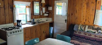 Gresham Shores - Dancin' Bobber - PET Friendly