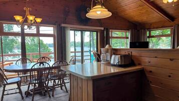 Condo, Berbilang Katil, Patio (Island Cove Resort 9) | Tempat makan