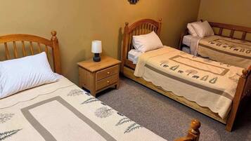 Condo, Multiple Beds, Patio (Island Cove Resort 9) | 3 bedrooms, individually decorated, individually furnished, bed sheets