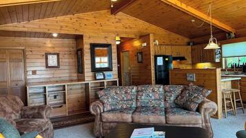 Condo, Multiple Beds, Patio (Island Cove Resort 9) | Living area