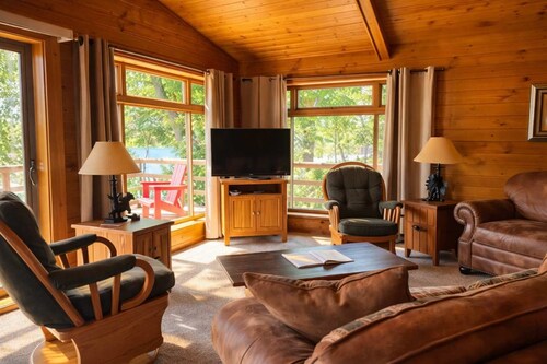 Island Cove #9 - On Minocqua Lake