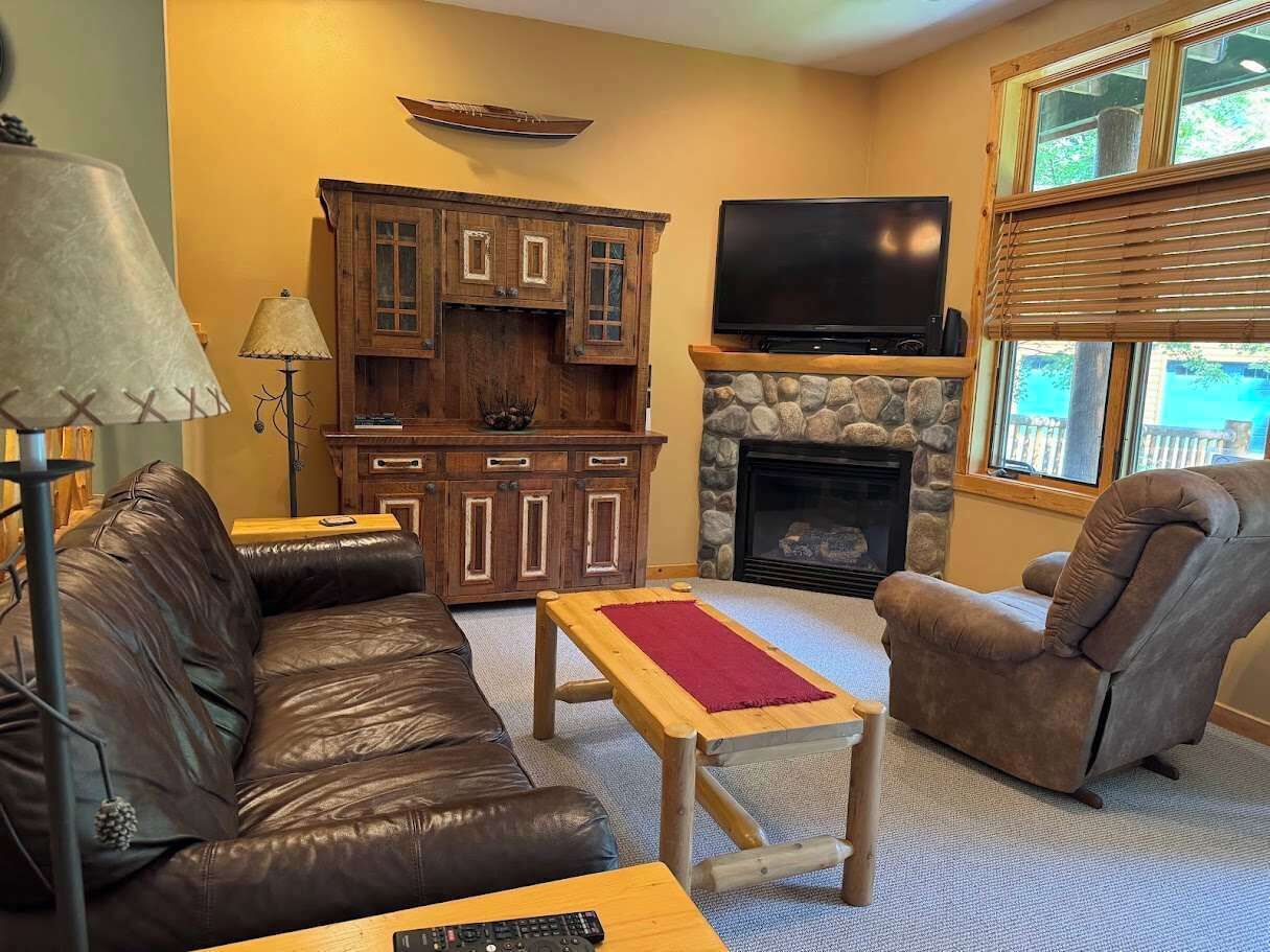 Townhome, Multiple Beds, Patio (Minocqua Lk Condo B7) | Living area