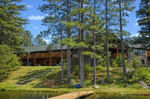 Casa adosada, varias camas, patio (Minocqua Lk Condo B7) | Vistas desde la habitación