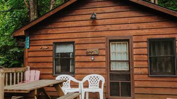 Cabin, Multiple Beds, Kitchen, Garden View (Old Stoney's Walleye) | Outdoor dining