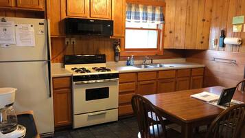 Cabin, Multiple Beds, Kitchen, Garden View (Old Stoney's Walleye) | Private kitchen