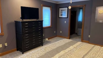 Nhà, nhiều giường, sân hiên (Lilly Pad Landing) | 3 phòng ngủ, trang trí khác biệt