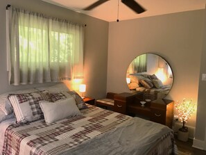 House, Multiple Beds, Patio (Iggy & Als Treehouse) | 3 bedrooms, individually decorated, individually furnished, bed sheets - Iggy & Al's Treehouse: Northwoods Getaway (Hazelhurst)