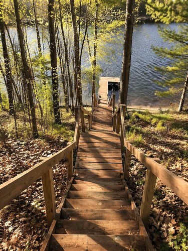 Iggy & Al's Treehouse: Northwoods Getaway