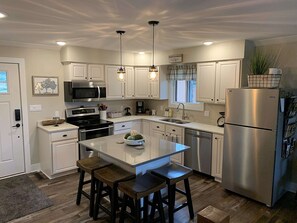 House, Multiple Beds, Patio (Iggy & Als Treehouse) | Private kitchen - Iggy & Al's Treehouse: Northwoods Getaway (Hazelhurst)