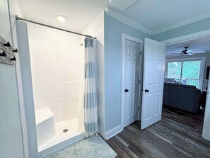 House, Multiple Beds, Patio (Iggy & Als Treehouse) | Bathroom - Iggy & Al's Treehouse: Northwoods Getaway (Hazelhurst)