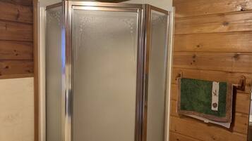 Cabin, Multiple Beds, Kitchen, Garden View (GS - Hungry Bear) | Interior