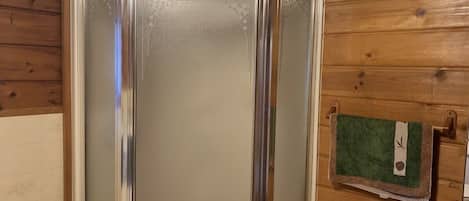 Cabane, plusieurs lits, cuisine, vue jardin (GS - Hungry Bear) | Intérieur