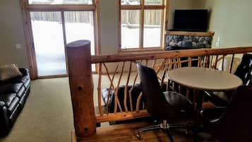 Condo, Berbilang Katil, Patio, Garden View (Minocqua Lk Condo B10) | Bahagian dalam