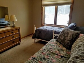 3 bedrooms, individually decorated, individually furnished - Minocqua Lake Condo B10 (Minocqua)
