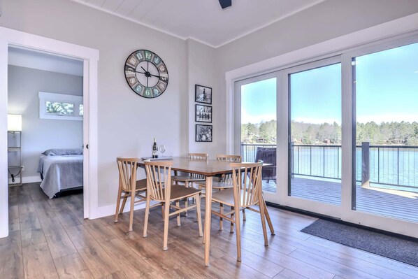 House, Multiple Beds, Patio (Shoreview Cottage) | Dining