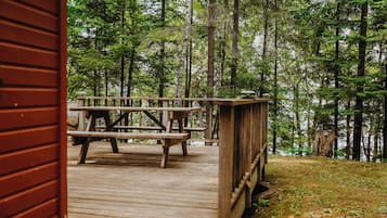 Kabin, Beberapa Tempat Tidur, dapur, pemandangan kebun (Old Stoney's Musky) | Pemandangan dari kamar