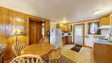 Cabin, 2 Queen Beds, Patio (A Shore Thing) | Private kitchen