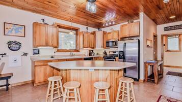 House, Multiple Beds, Patio (Shoreview Lake House) | Private kitchen