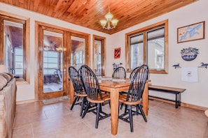 House, Multiple Beds, Patio (Shoreview Lake House) | Dining - Eikedahls' Shoreview Lake House (Minocqua)