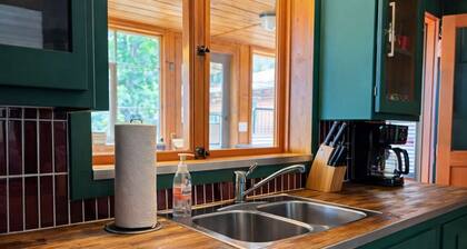 Gresham Shores - Woodies Perch - PET Friendly