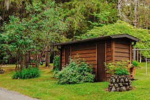 Exterior - Old Stoney's Perch - Big Arbor Vitae Lake (Woodruff)