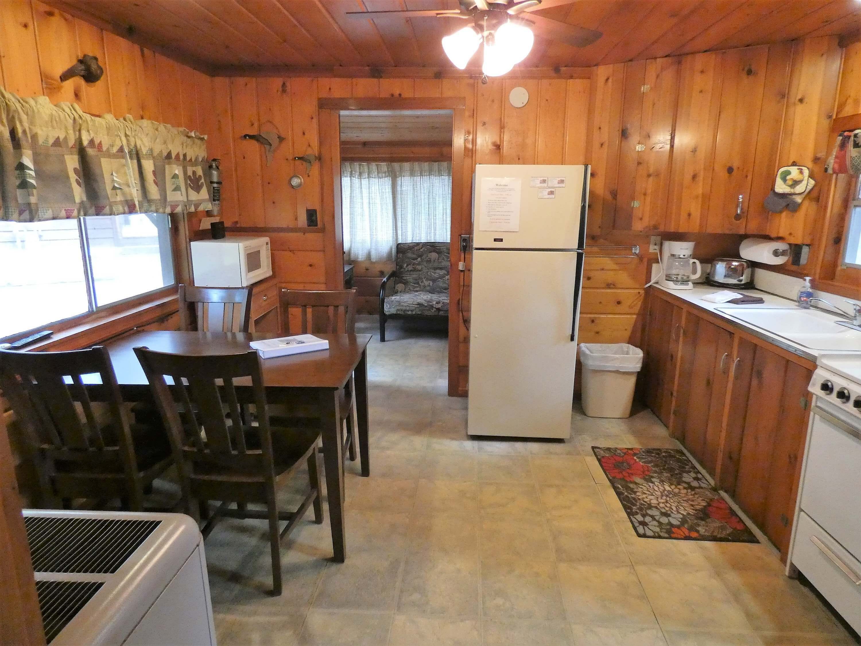 Cabin, 1 Queen Bed with Sofa bed, Kitchen, Garden View (Old Stoney's Perch) | Private kitchen