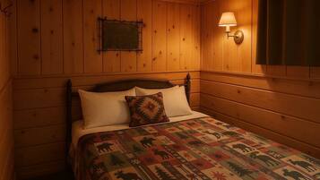 Kabin, 1 Tempat Tidur Queen dengan tempat tidur Sofa, dapur, pemandangan kebun (Old Stoney's Perch) | 1 kamar tidur dan didekorasi berbeda-beda