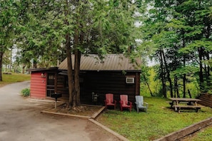 Outdoor dining - Old Stoney's Perch - Big Arbor Vitae Lake (Woodruff)