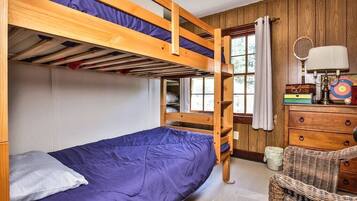 Nhà, nhiều giường, lò sưởi (Hearthwood Beach HS) | 2 phòng ngủ, trang trí khác biệt