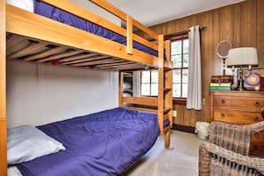 House, Multiple Beds, Fireplace (Hearthwood Beach HS) | 2 bedrooms, individually decorated, individually furnished, bed sheets - Hearthwood Beach House - On Lake Tomahawk (Minocqua)