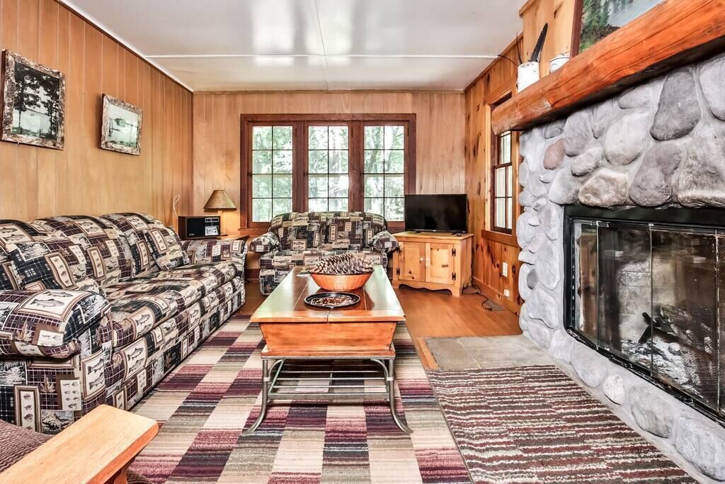 House, Multiple Beds, Fireplace (Hearthwood Beach HS) | Living area