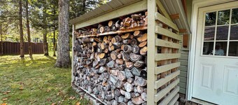 Blue Lake Cottage - Pet Friendly Rental