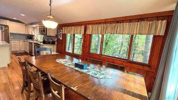 House, Multiple Beds, Patio (Blue Lake Cottage) | Dining