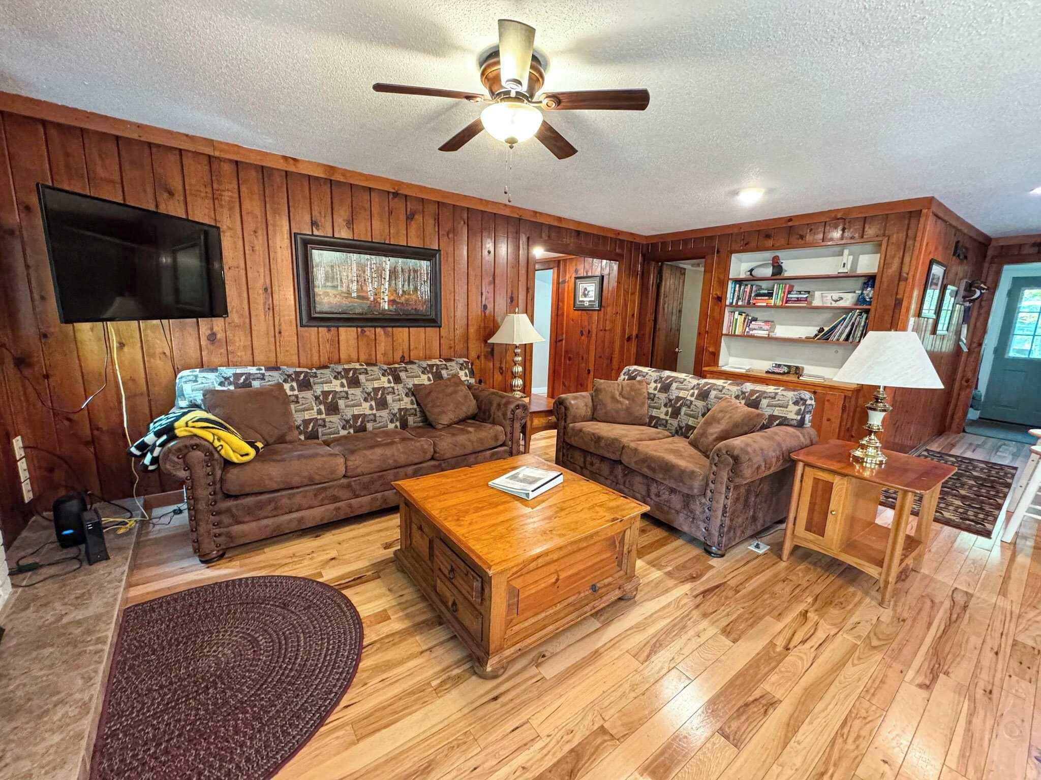 House, Multiple Beds, Patio (Blue Lake Cottage) | Living area