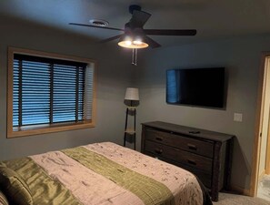 House, Multiple Beds, Patio (Fox's Den) | 3 bedrooms, individually decorated, individually furnished, bed sheets - Fox's Den Fence Lake Home - Private With Lake View (Minocqua)