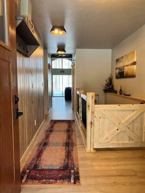 Interior - Fox's Den Fence Lake Home - Private With Lake View (Minocqua)