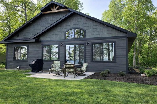 Fox's Den Fence Lake Home - Private With Lake View