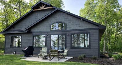 Fox's Den Fence Lake Home - Private With Lake View