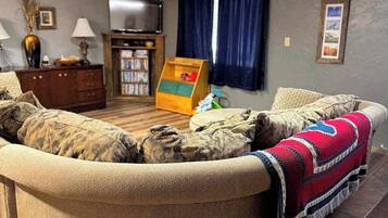 House, Multiple Beds, Kitchen, Garden View (Brandy Bay Hideaway) | Living area