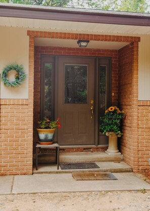 Exterior detail - Brandy Bay Hideaway: Pet Friendly Retreat (Woodruff)