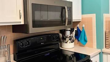 House, Multiple Beds, Kitchen, Garden View (Brandy Bay Hideaway) | Private kitchen