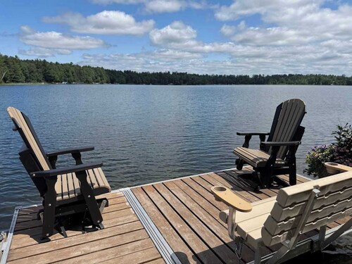 Brandy Bay Hideaway: Pet Friendly Retreat