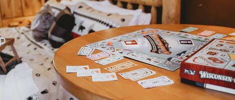 Studio, 1 King Bed, Patio (Island Cove Resort 6)