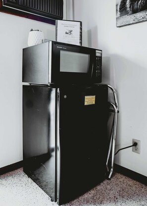 Studio, 1 King Bed, Patio (Island Cove Resort 6) | Mini-refrigerator - Island Cove #6 - On Lake Minocqua (Minocqua)