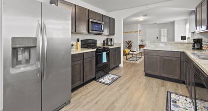 Modern 4BR Near IAH+Cynthia woods+33 min DT + Free Parking