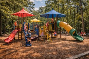 Children’s area - Modern 4BR Near IAH+Cynthia woods+33 min DT + Free Parking (Spring)