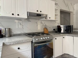 Fridge, microwave - Casa Bamboo (Mexico City)