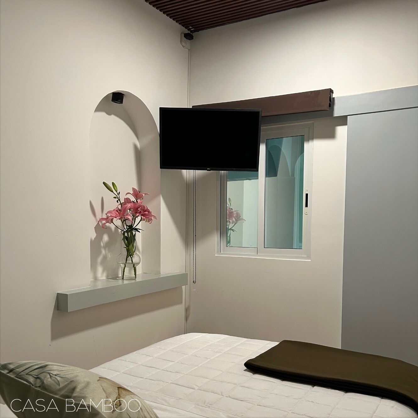 Blackout curtains, free WiFi